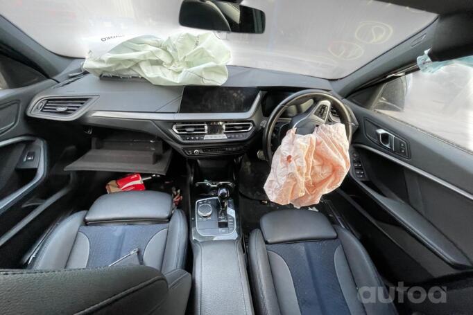 BMW 1 Series F40 (3 generation) Hatchback 5 doors