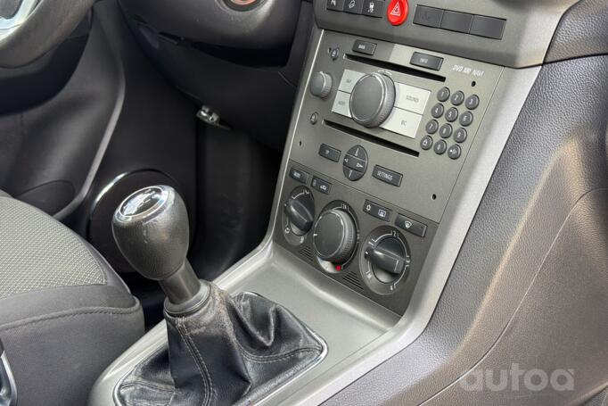 Opel Antara 1 generation Crossover