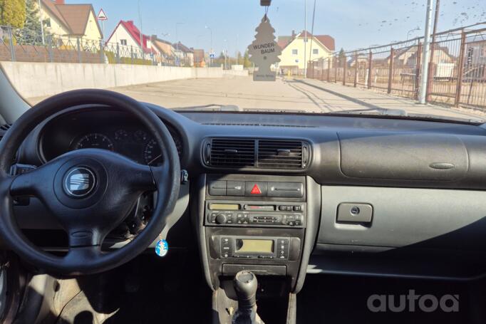 SEAT Leon 1 generation Hatchback