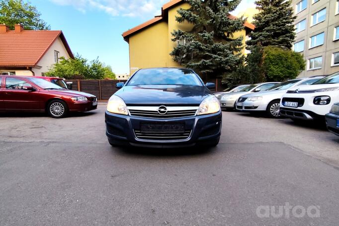 Opel Astra H Hatchback