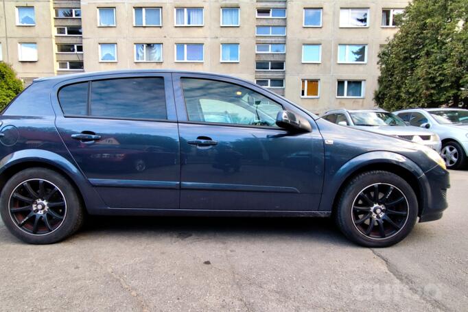 Opel Astra H Hatchback