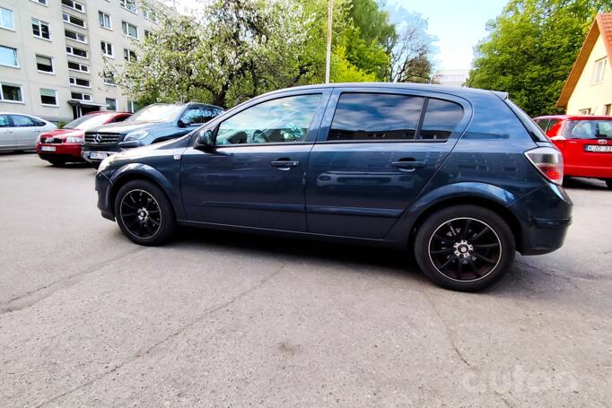 Opel Astra H Hatchback