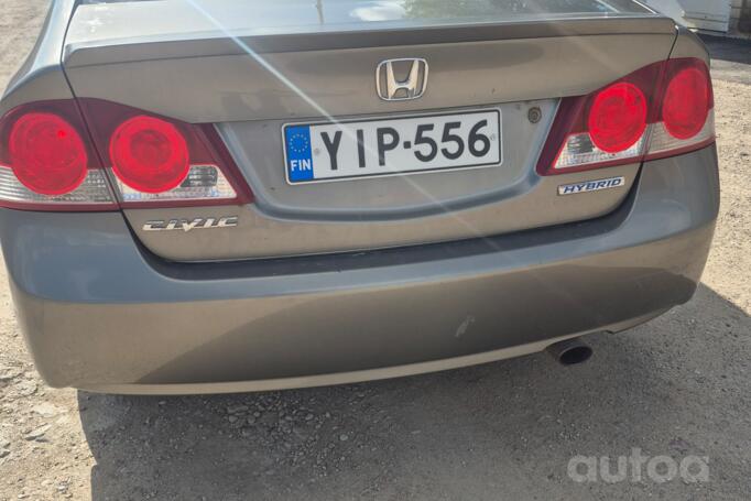 Honda Civic 8 generation Hybrid Sedan 4-doors
