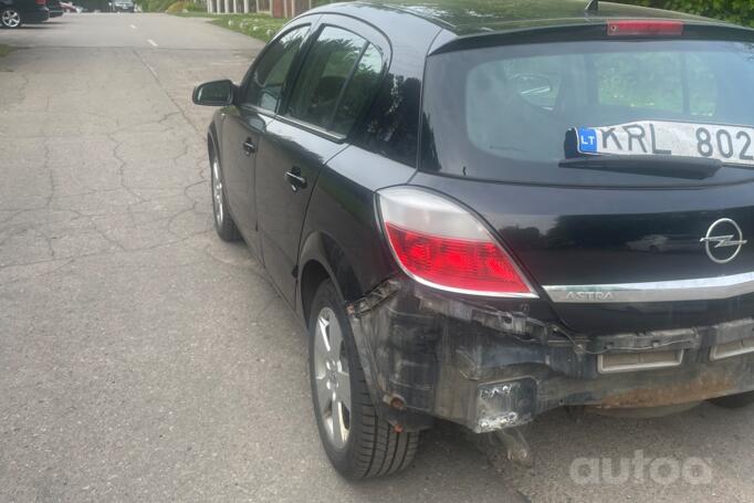 Opel Astra H Hatchback
