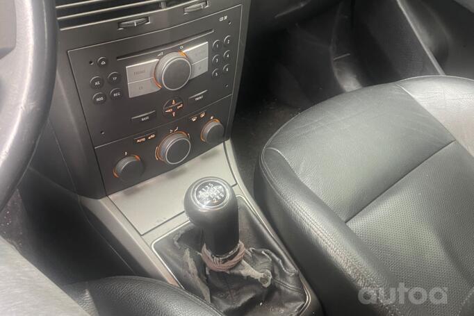 Opel Astra H Hatchback