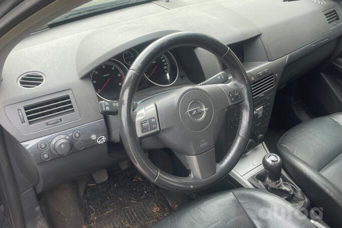Opel Astra H Hatchback