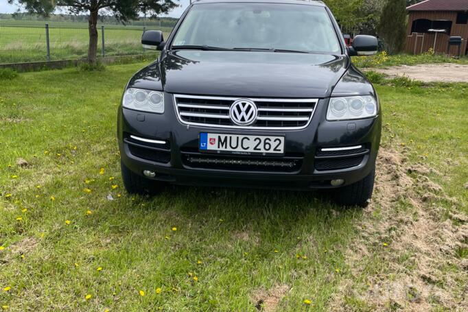 Volkswagen Touareg 1 generation Crossover