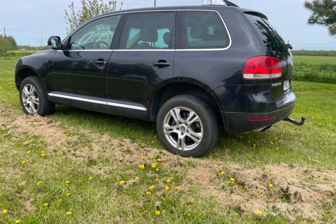Volkswagen Touareg 1 generation Crossover