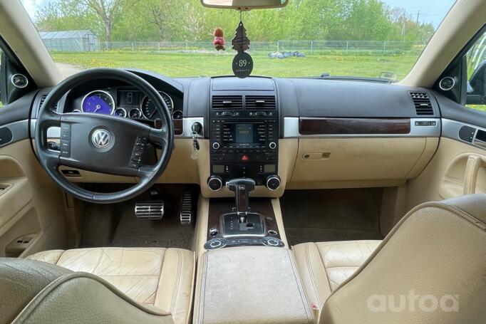 Volkswagen Touareg 1 generation Crossover