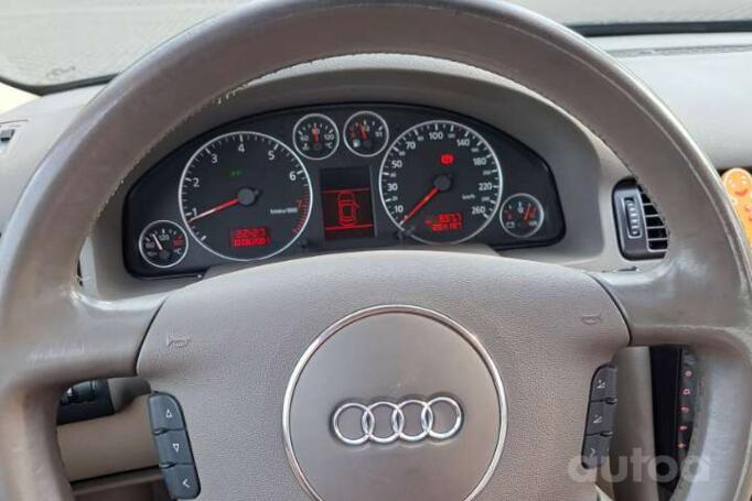 Audi A6 4B/C5 [restyling] Sedan