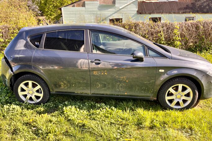 SEAT Leon 2 generation [restyling] Hatchback