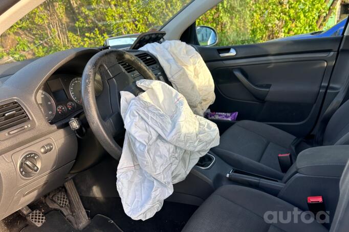 Volkswagen Golf 5 generation Hatchback 5-doors