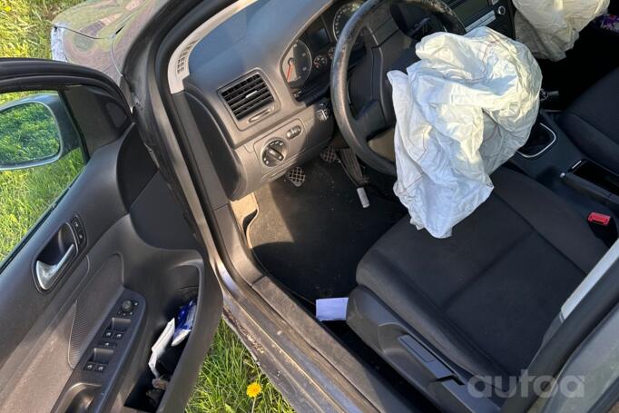 Volkswagen Golf 5 generation Hatchback 5-doors