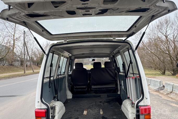 Volkswagen Transporter T4 Minivan 4-doors