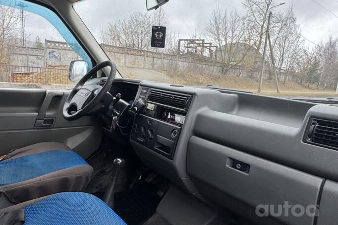 Volkswagen Transporter T4 Minivan 4-doors