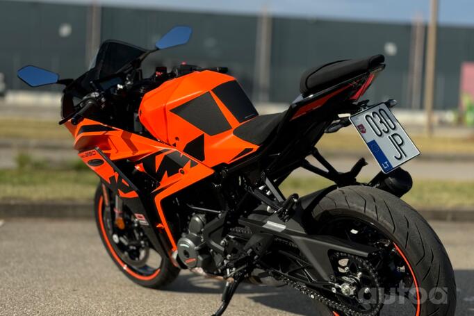 KTM RC