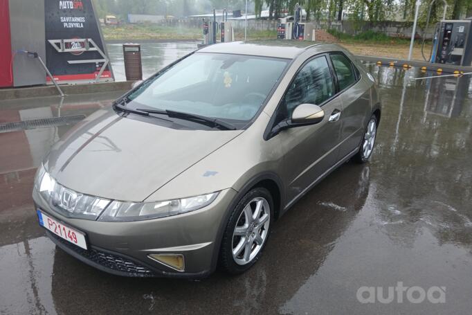 Honda Civic 8 generation Hatchback 5-doors