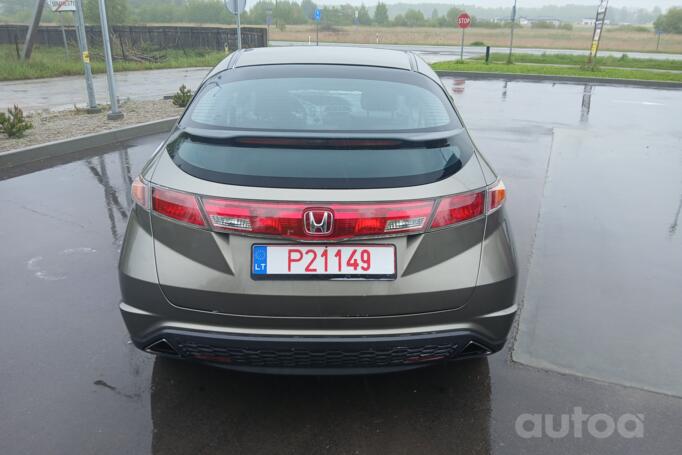 Honda Civic 8 generation Hatchback 5-doors