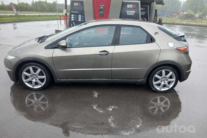 Honda Civic 8 generation Hatchback 5-doors