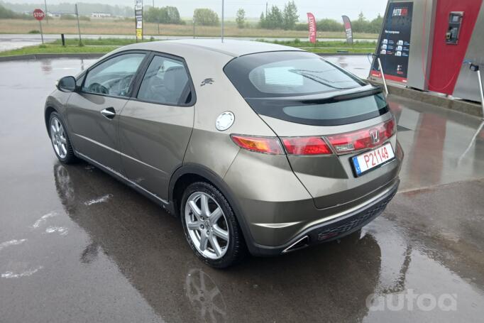 Honda Civic 8 generation Hatchback 5-doors