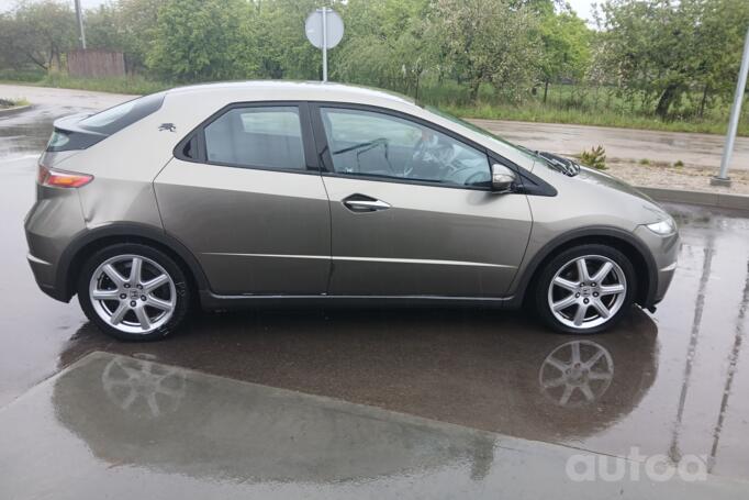 Honda Civic 8 generation Hatchback 5-doors