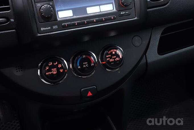 Nissan Note E11 [restyling] Hatchback