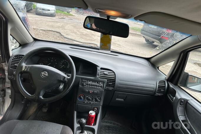 Opel Zafira A Minivan 5-doors