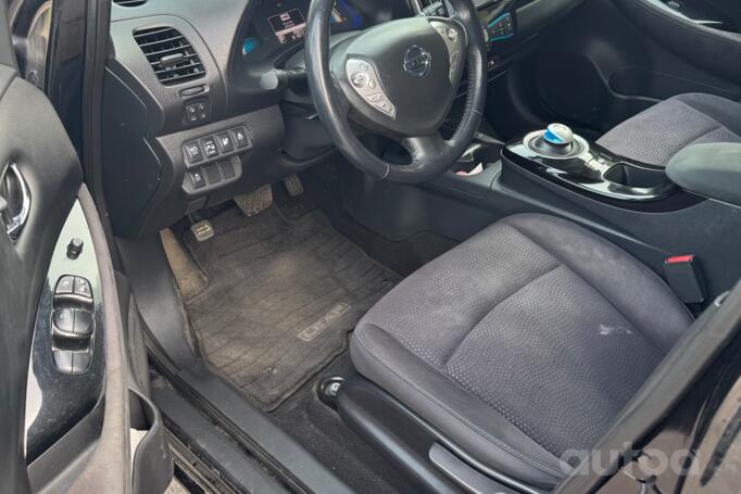 Nissan Leaf 1 generation Hatchback