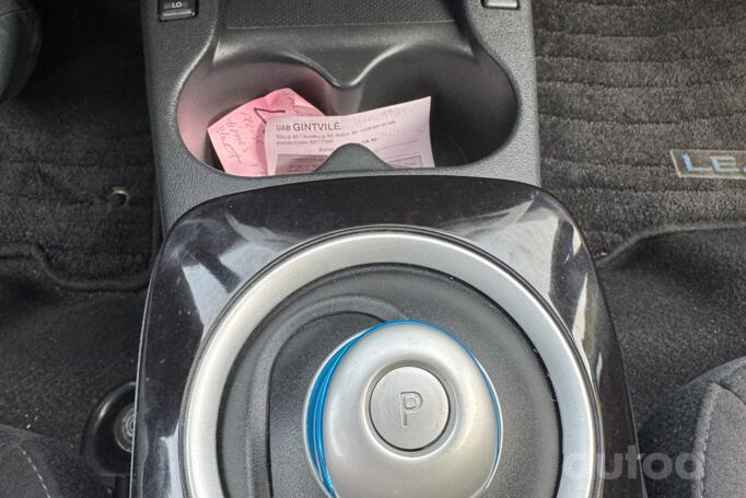Nissan Leaf 1 generation Hatchback
