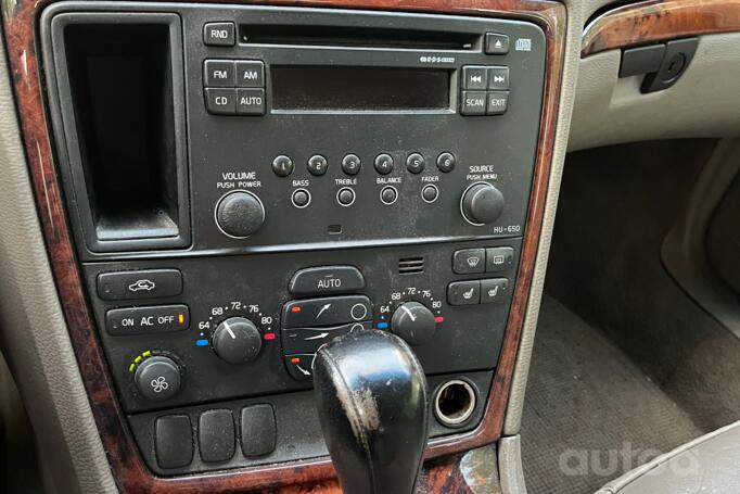 Volvo XC70 2 generation [restyling] wagon