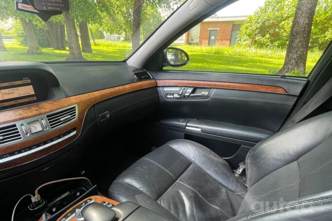 Mercedes-Benz S-Class W221 Sedan Long
