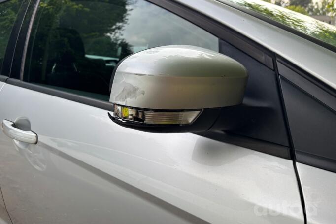 Ford Focus 3 generation wagon 5-doors