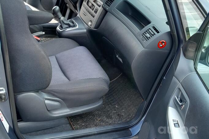 Toyota Corolla Verso 1 generation Minivan