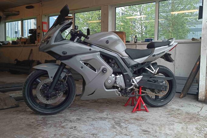 Suzuki SV