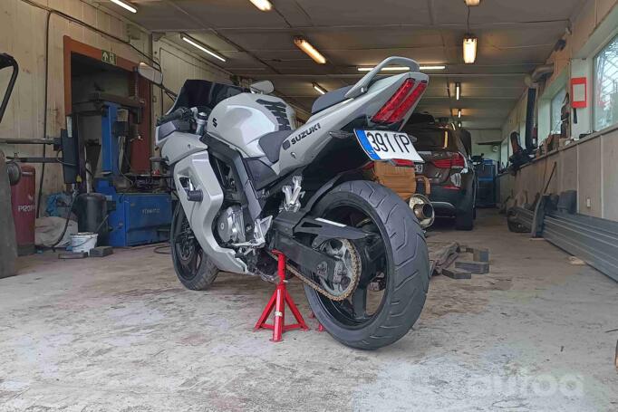 Suzuki SV