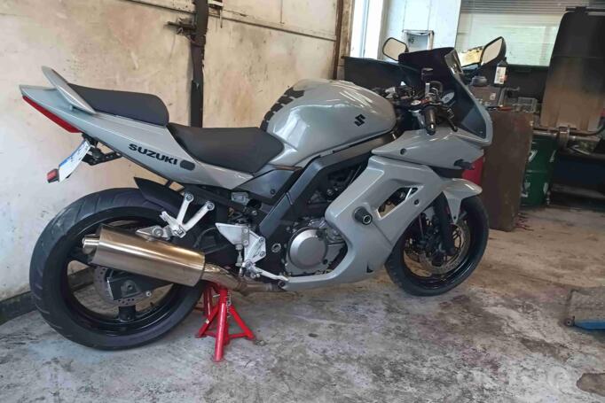Suzuki SV