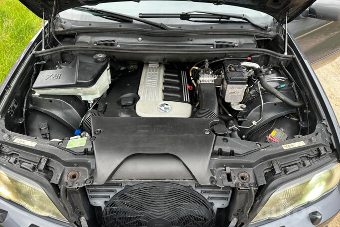BMW X5 E53 Crossover