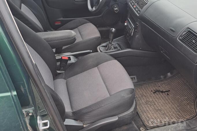 Volkswagen Golf 4 generation wagon