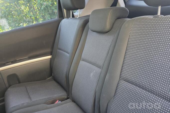 Toyota Corolla Verso 1 generation [restyling] -2 generation