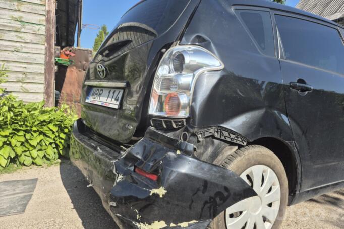 Toyota Corolla Verso 1 generation [restyling] -2 generation