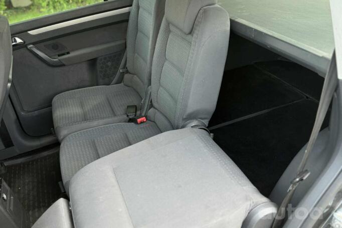Volkswagen Touran 1 generation Minivan