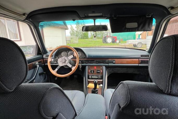Mercedes-Benz S-Class W126 Sedan