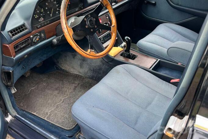 Mercedes-Benz S-Class W126 Sedan