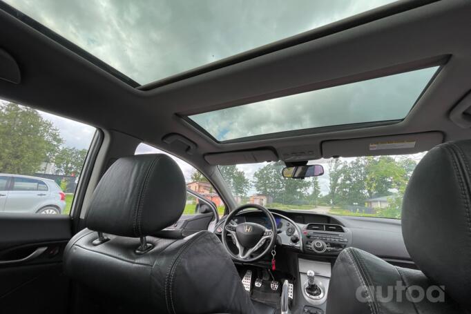 Honda Civic 8 generation Hatchback 5-doors