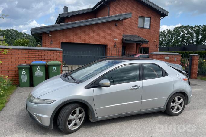 Honda Civic 8 generation Hatchback 5-doors