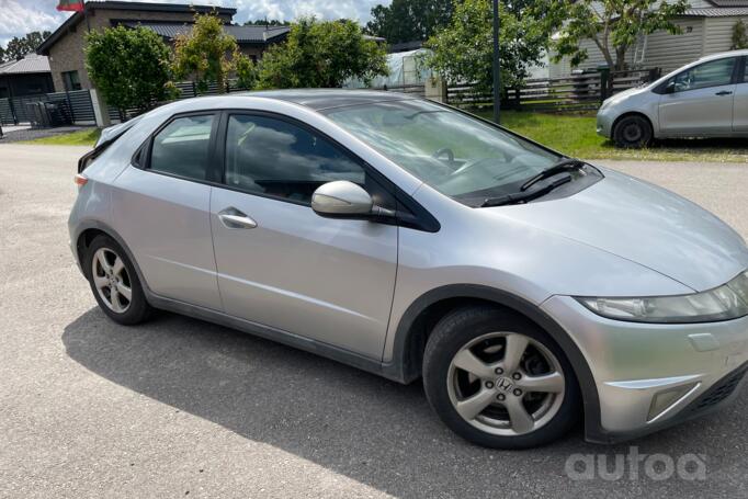 Honda Civic 8 generation Hatchback 5-doors