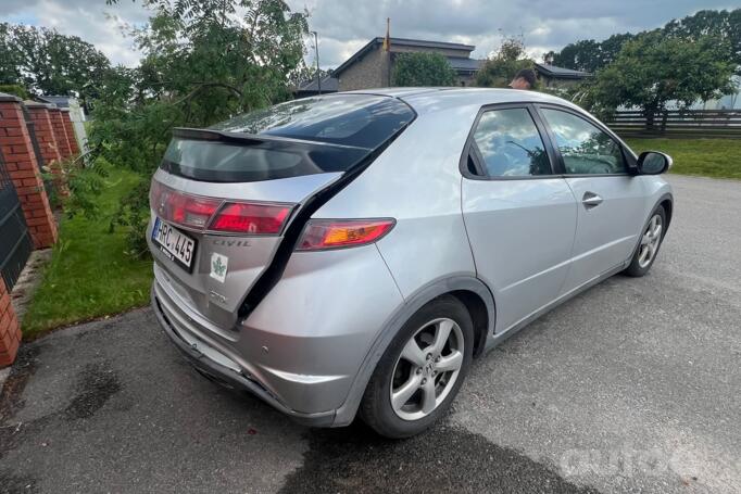 Honda Civic 8 generation Hatchback 5-doors