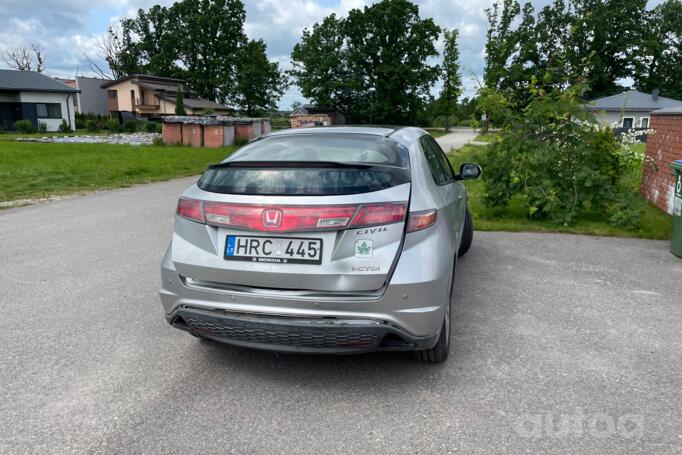 Honda Civic 8 generation Hatchback 5-doors