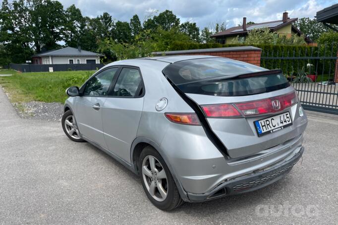 Honda Civic 8 generation Hatchback 5-doors