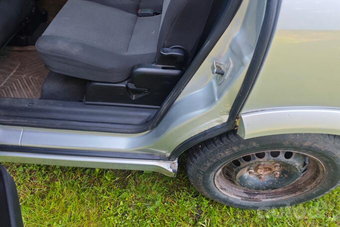 Opel Zafira A [restyling] Minivan 5-doors